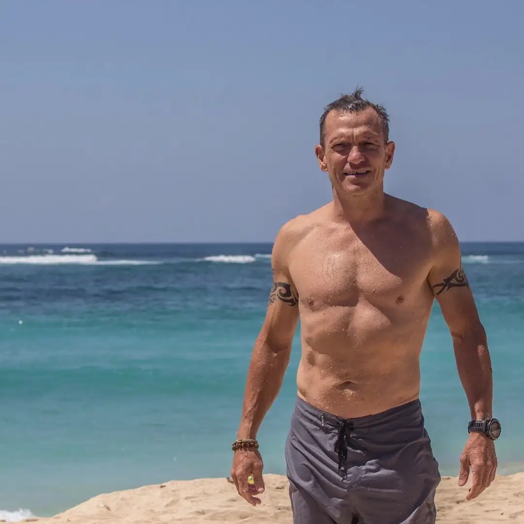 Here’s My New Sexy Morning Movement Routine That Keeps My Body Lean, And My Mind Sharp